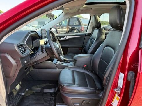 Used 2022 Ford Escape SEL w/ Technology Package AWD/4WD image 11