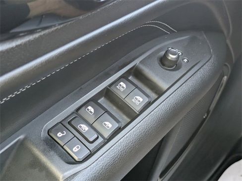 Used 2022 Jeep Compass Altitude image 28