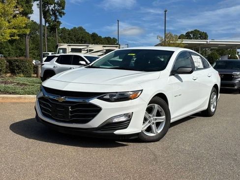 New 2025 Chevrolet Malibu LS w/ Driver Confidence Package FWD image 1