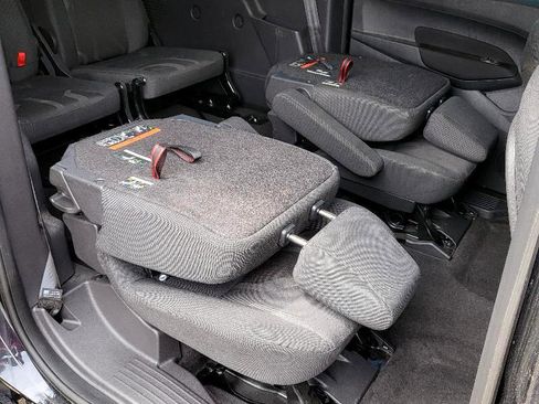 Used 2016 Ford Transit Connect XLT image 10