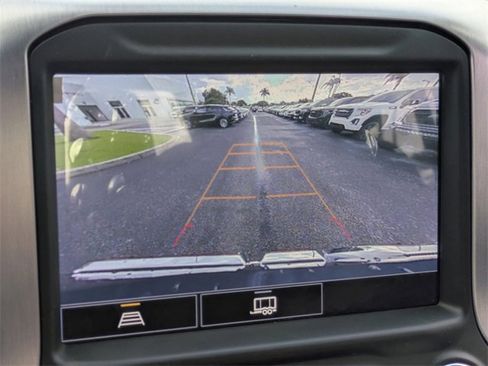 Used 2021 GMC Sierra 1500 SLE w/ Preferred Package image 24