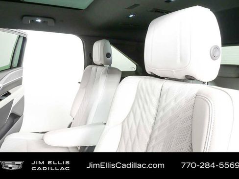 Certified 2026 Cadillac Escalade IQ Sport 1 w/ LPO, ONYX Package AWD/4WD image 20