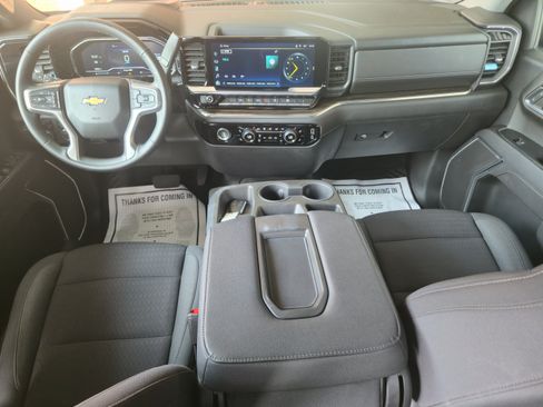 Used 2023 Chevrolet Silverado 1500 LT AWD/4WD image 8