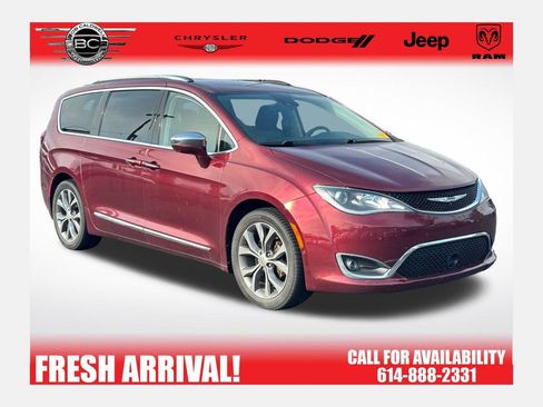 Used 2018 Chrysler Pacifica Limited FWD image 1