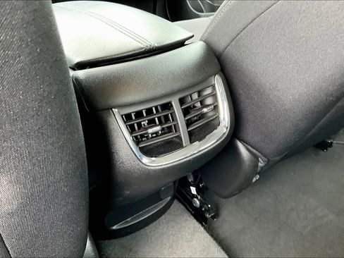 Used 2024 Chevrolet Malibu LT image 10