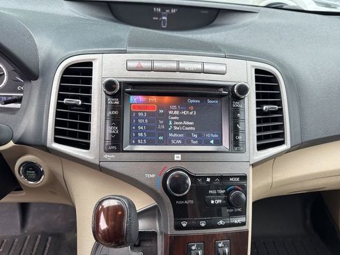 Used 2013 Toyota Venza XLE w/ XLE Premium Pkg AWD/4WD image 19