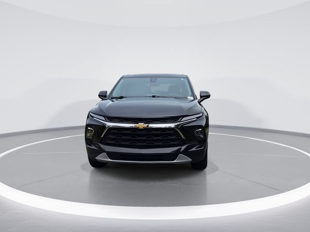 Used 2025 Chevrolet Blazer LT FWD image 3
