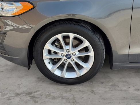 Used 2019 Ford Fusion SE FWD image 43