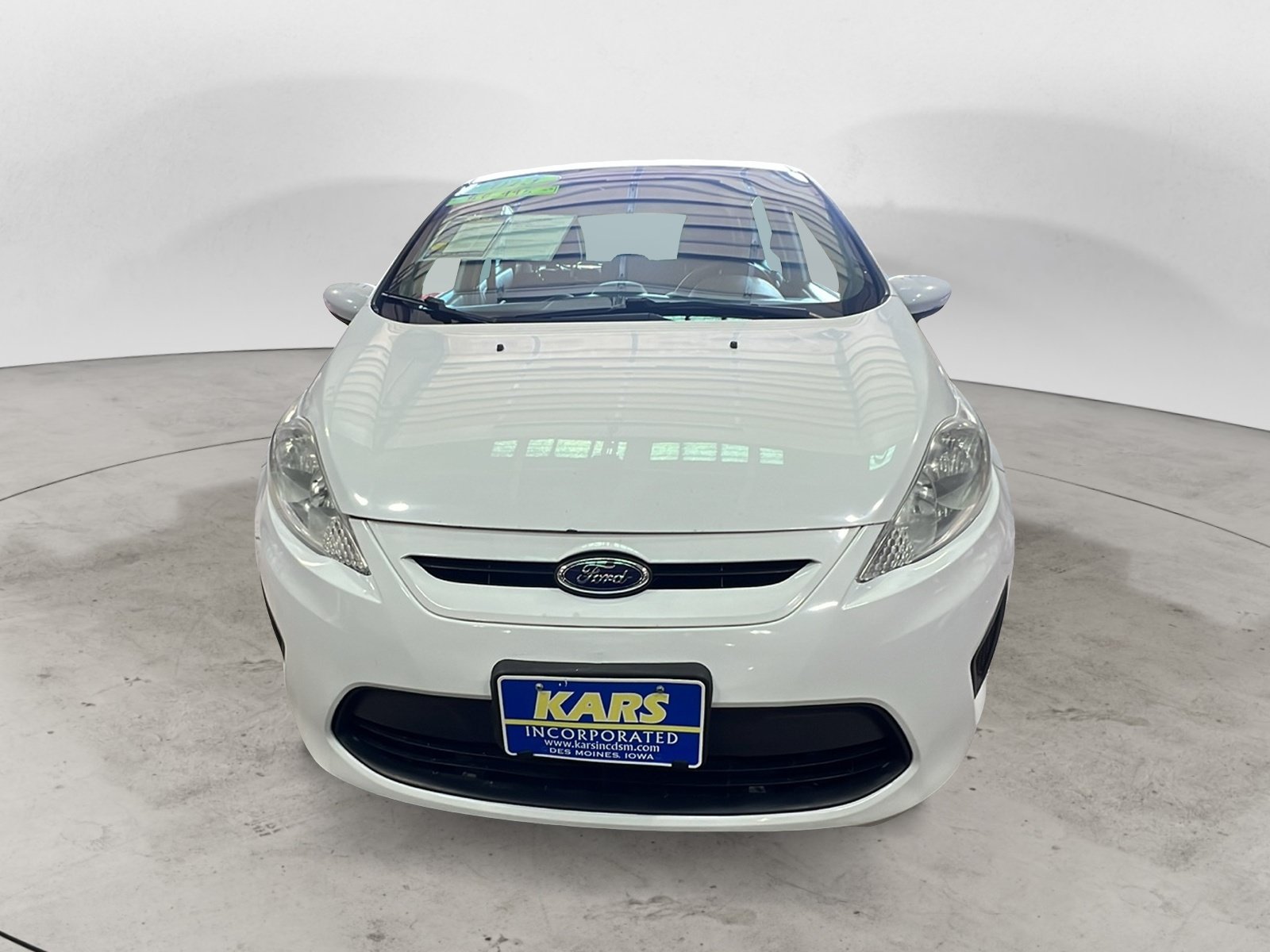 Used 2013 Ford Fiesta SE FWD image 2