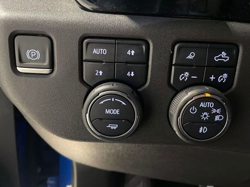 Used 2022 Chevrolet Silverado 1500 ZR2 w/ Technology Package AWD/4WD image 36