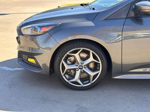 Used 2018 Ford Focus ST w/ Equipment Group 402A image 7