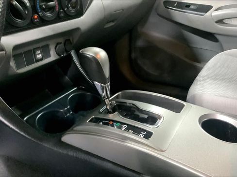Used 2015 Toyota Tacoma 4x4 Double Cab w/ SR5 Package image 16