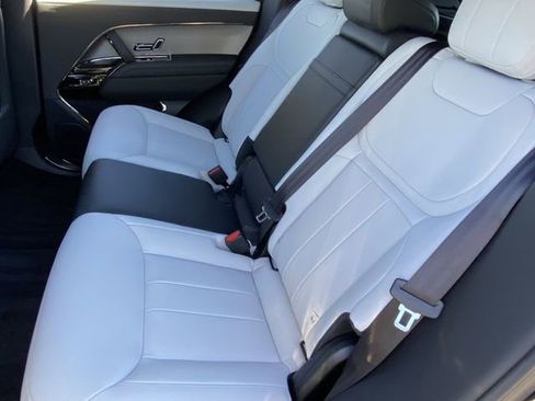 New 2026 Land Rover Range Rover Sport Dynamic SE AWD/4WD image 17