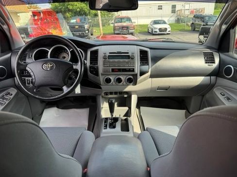 Used 2011 Toyota Tacoma 4x4 Double Cab w/ TRD Sport Pkg image 8
