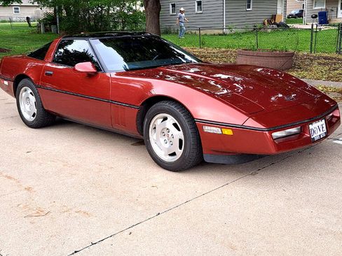 Used 1988 Chevrolet Corvette Coupe image 10
