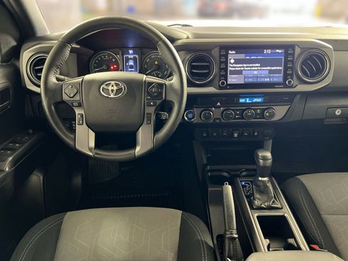 Used 2021 Toyota Tacoma TRD Off-Road w/ Technology Package AWD/4WD image 23