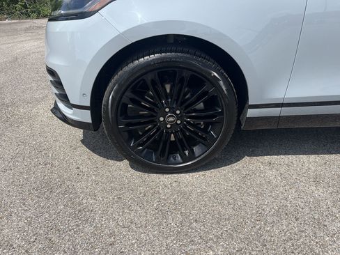 New 2026 Land Rover Range Rover Velar Dynamic SE image 10