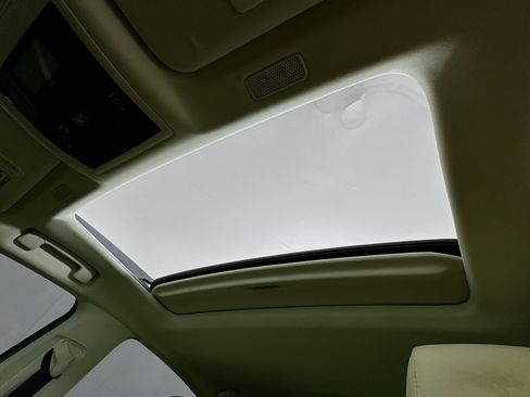 Used 2022 Lexus ES 300h ES 300h Luxury w/ Accessory Package 2 image 26