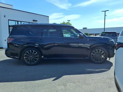 Used 2025 INFINITI QX80 Autograph w/ Autograph Exterior Package AWD/4WD image 4