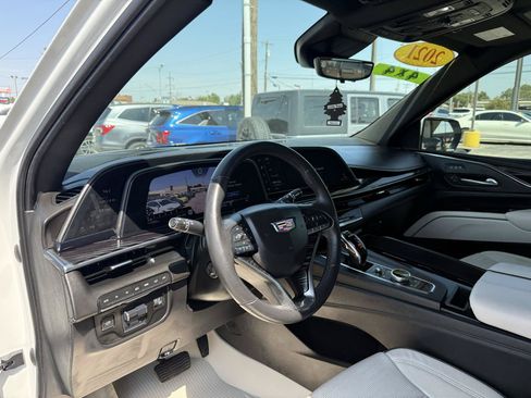Used 2021 Cadillac Escalade ESV Sport w/ Driver Assist Tech Package AWD/4WD image 13