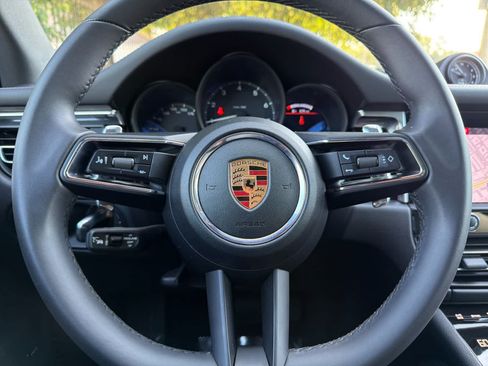 Certified 2025 Porsche Macan AWD/4WD image 26