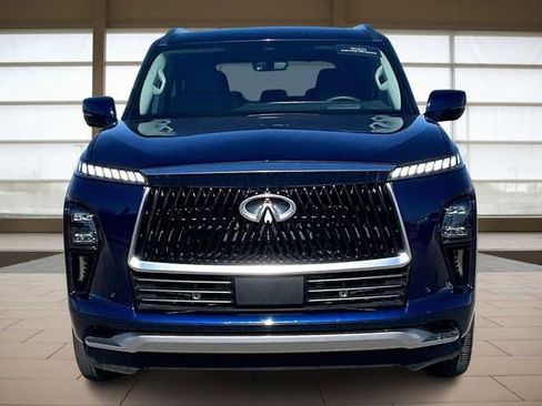 Used 2025 INFINITI QX80 Luxe image 3