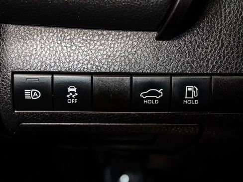 Used 2019 Toyota Camry SE image 23