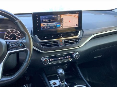 Used 2024 Nissan Altima 2.5 SL FWD image 7