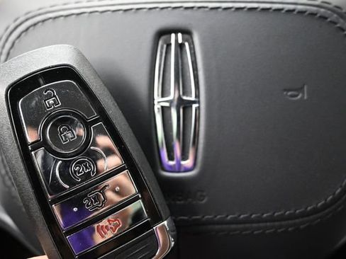 Used 2024 Lincoln Nautilus Reserve AWD/4WD image 46