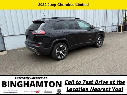 Used 2022 Jeep Cherokee Limited w/ Elite Package AWD/4WD image 5