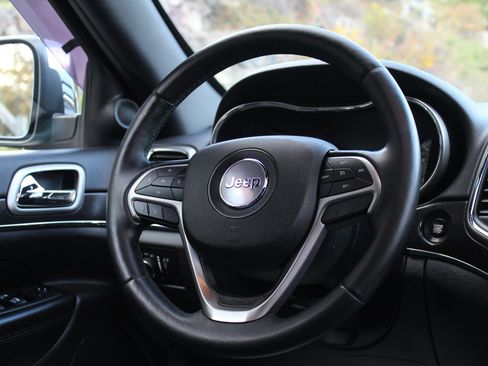 Used 2018 Jeep Grand Cherokee Limited image 21