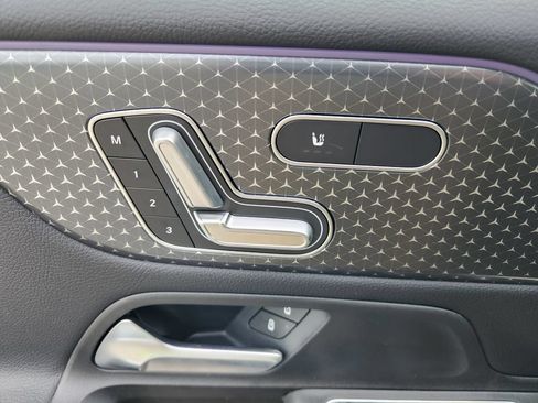 Certified 2025 Mercedes-Benz GLB 250 4MATIC image 17