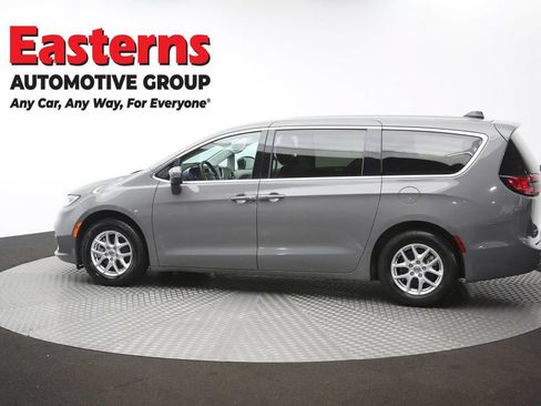 Used 2023 Chrysler Pacifica Touring-L FWD image 61