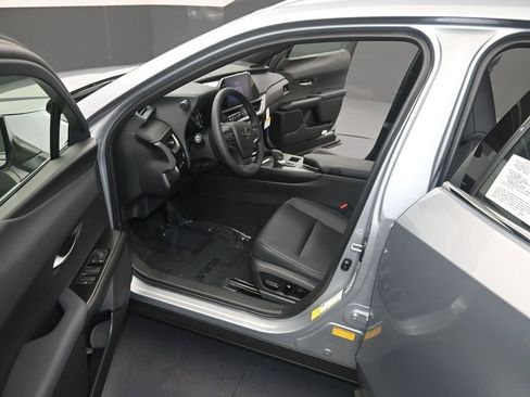 New 2026 Lexus UX 300h FWD image 13