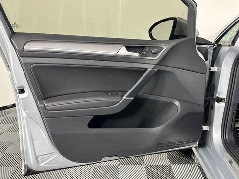 Used 2017 Volkswagen Golf Alltrack SE image 25