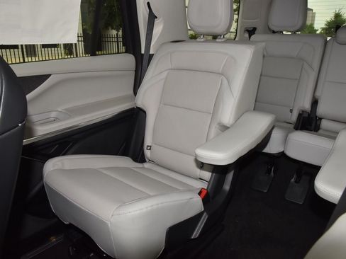 New 2026 Lincoln Navigator Reserve w/ Jet Appearance Package AWD/4WD image 20
