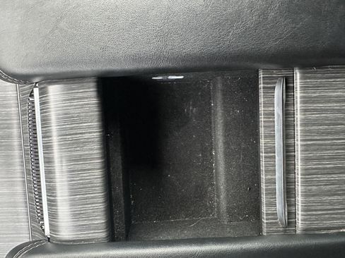 Used 2024 Jeep Wagoneer Series II w/ Flexible Seating Group image 24