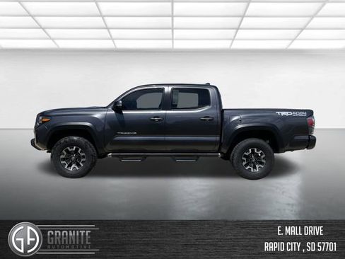 Used 2022 Toyota Tacoma TRD Off-Road w/ Technology Package AWD/4WD image 2