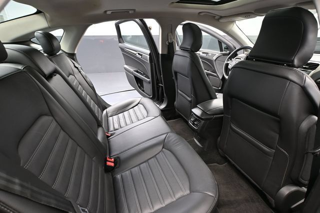 Used 2016 Ford Fusion SE w/ Equipment Group 202A FWD image 37