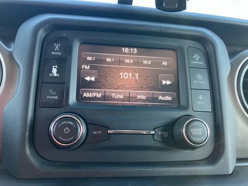 Used 2020 Jeep Wrangler Unlimited Sport S image 22