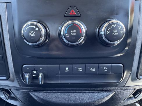 Used 2015 RAM 2500 Tradesman w/ Chrome Appearance Group AWD/4WD image 18