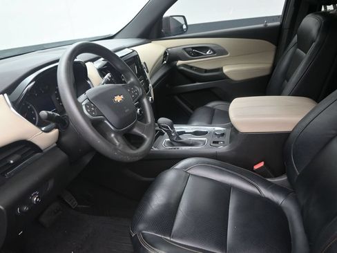 Used 2023 Chevrolet Traverse LS FWD image 12