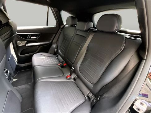Certified 2024 Mercedes-Benz GLC 300 image 19