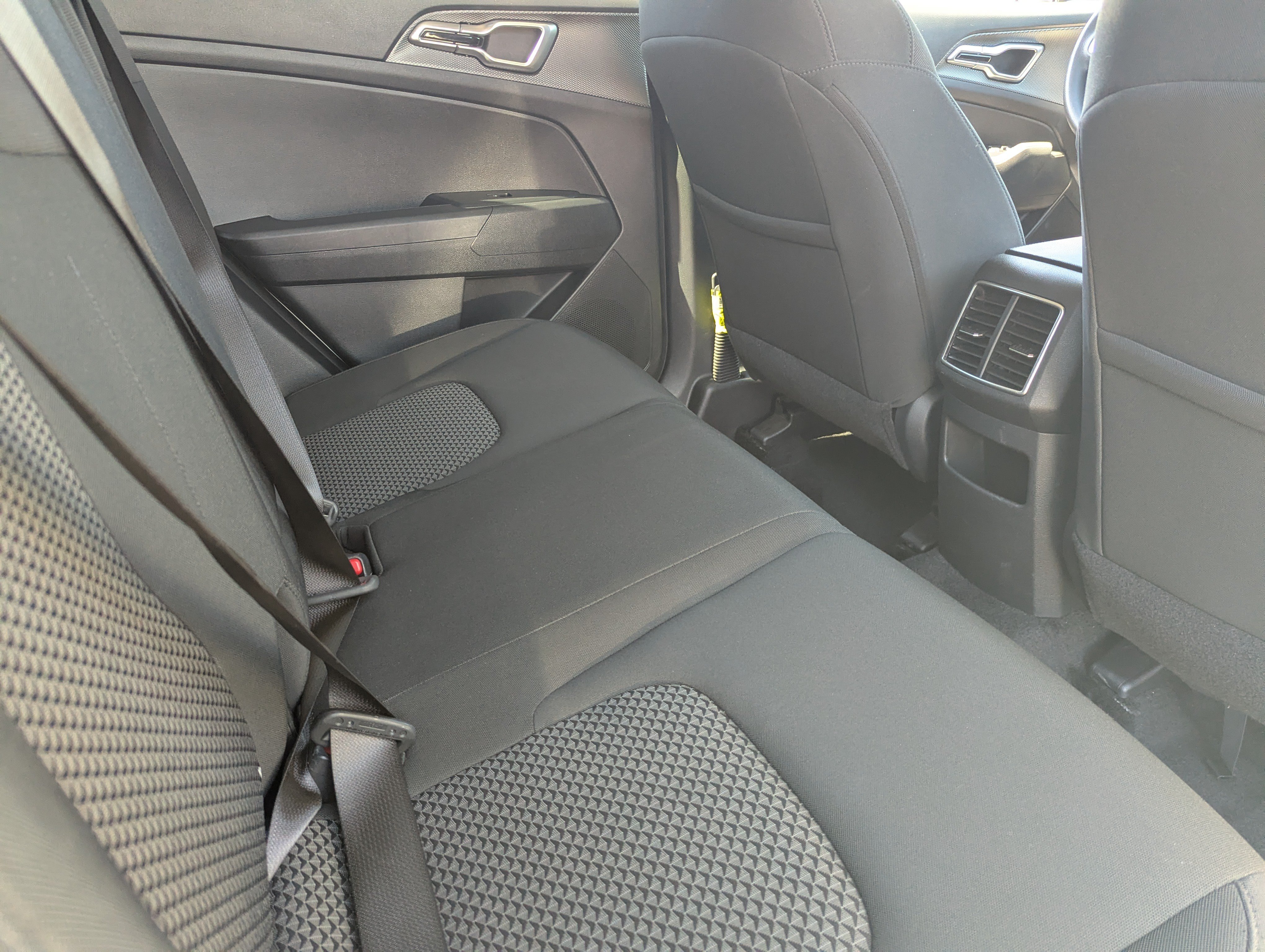 Used 2025 Kia Sportage LX FWD image 13