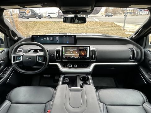 Used 2025 Ford Expedition Platinum w/ Stealth Appearance Package image 41