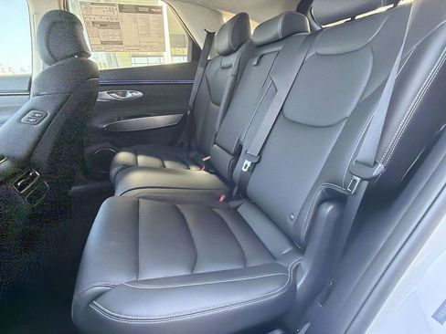 Used 2026 Genesis GV70 2.5T Select image 24