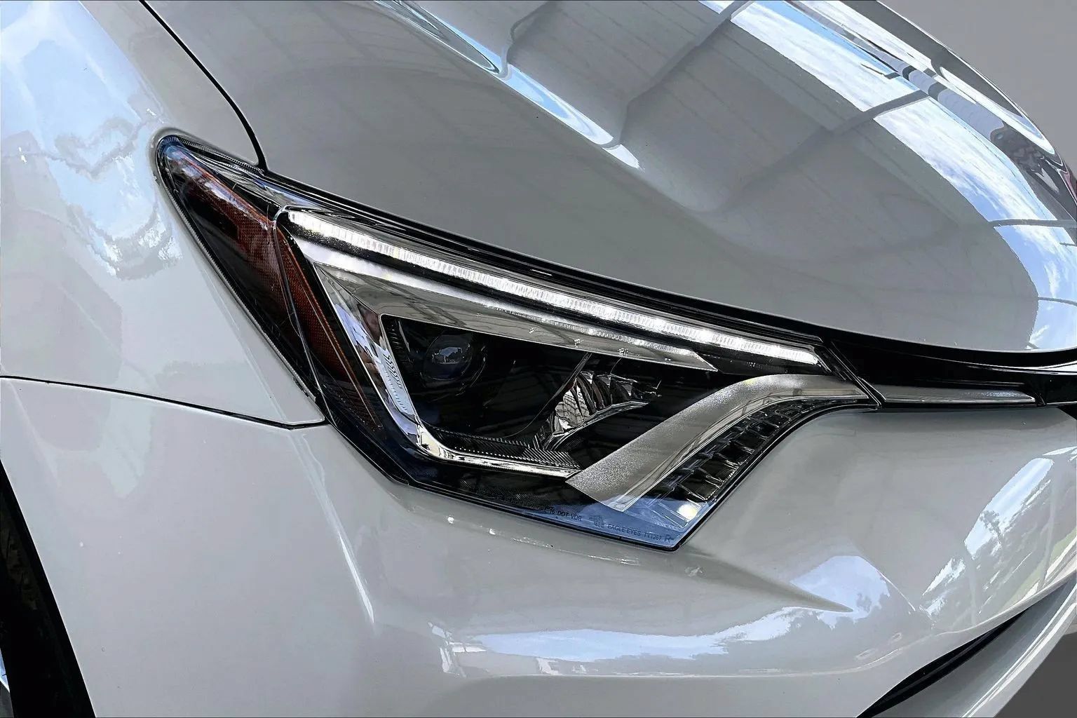 Used 2018 Toyota RAV4 Limited FWD image 29