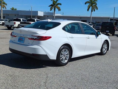 Used 2025 Toyota Camry LE image 5