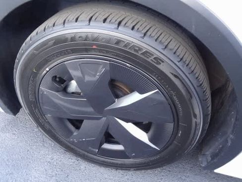 Used 2024 Toyota Prius LE image 25