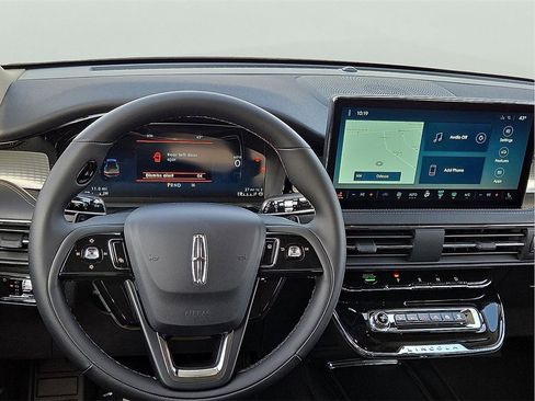 New 2026 Lincoln Corsair Premiere image 10